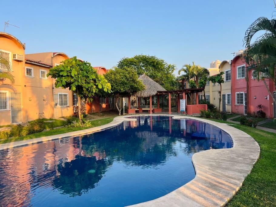 Casa Con Alberca A 8 Min De Playa Apartment Ixtapa  Bagian luar foto